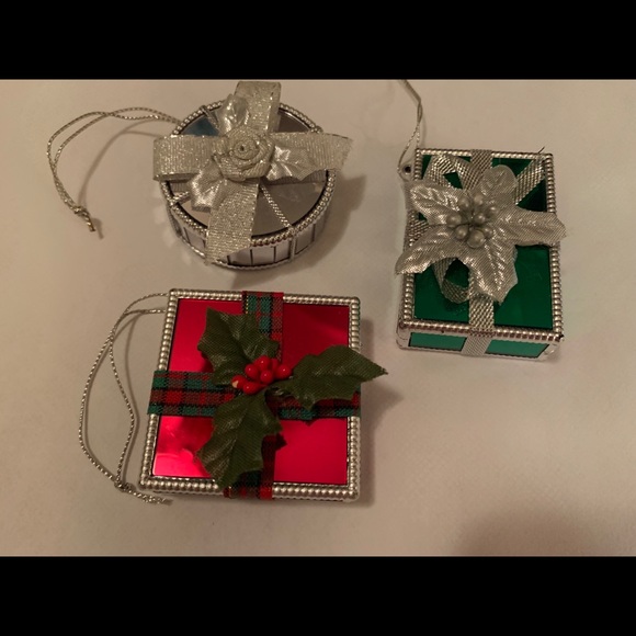 ๐ Mirrored Christmas Ornaments Set of 3 ๐ - Picture 2 of 7
